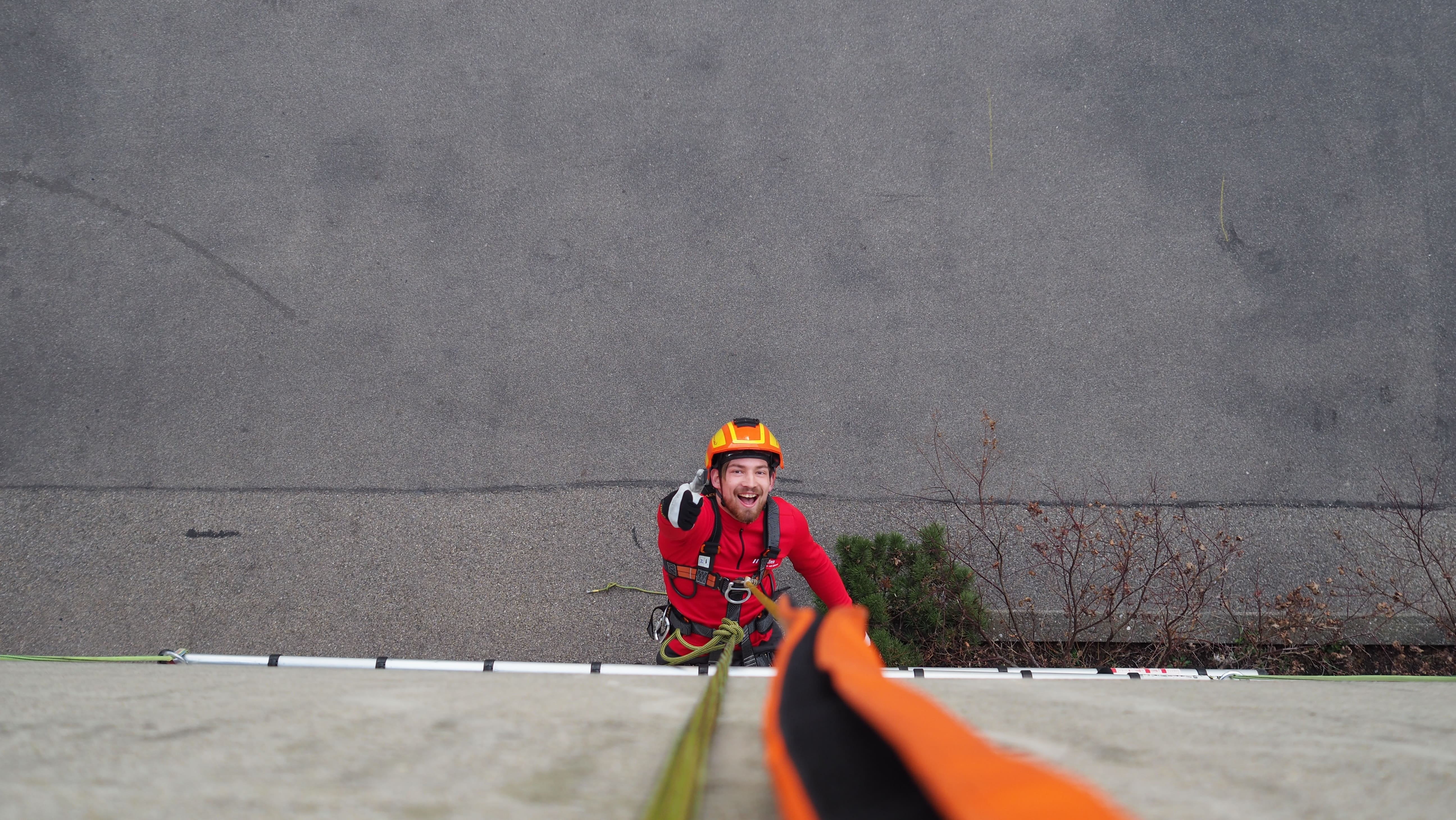 Abseilübung der Rekruten