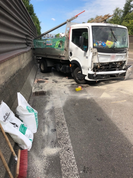 Verunfallter Lieferwagen