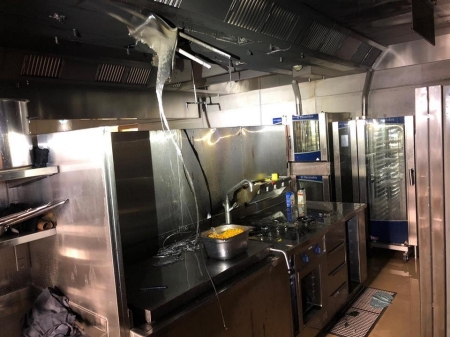 Die Küche nach dem Brand (Bild: STAPO SG)