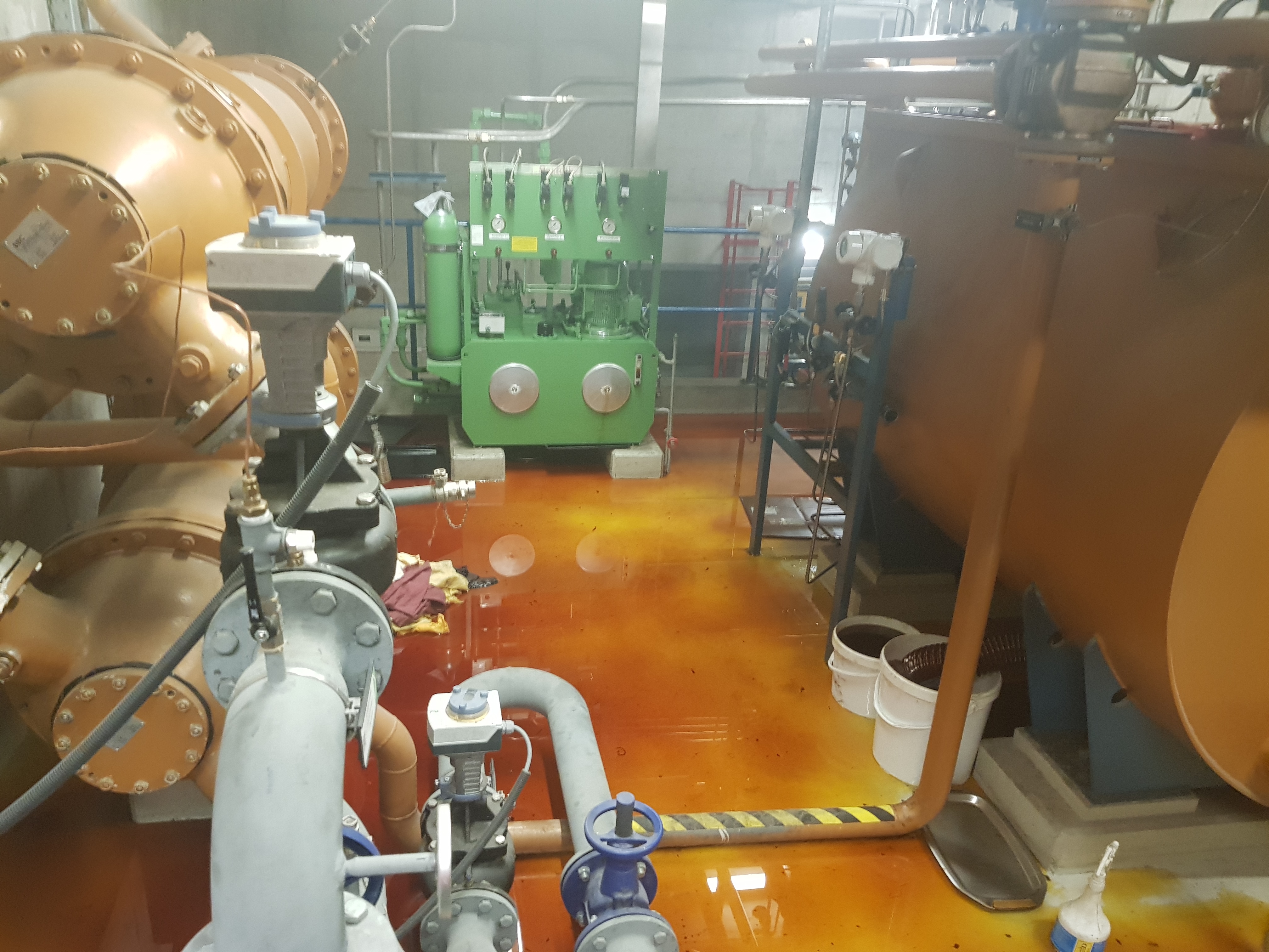 Ölwehr an der Rechenwaldstrasse