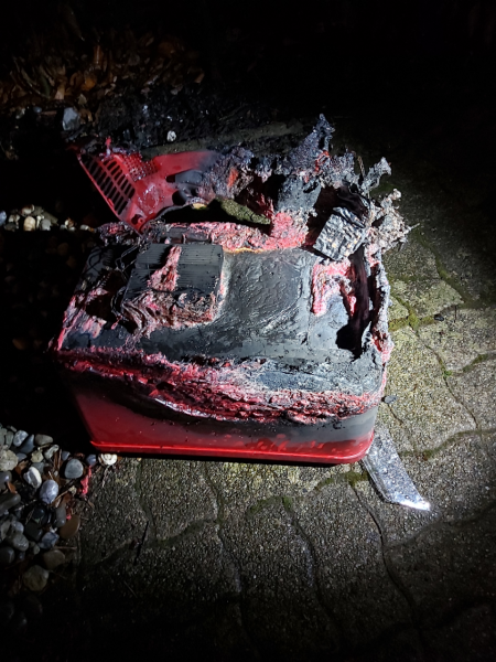 Brennender Kühlschrank an der Kleinbergstrasse