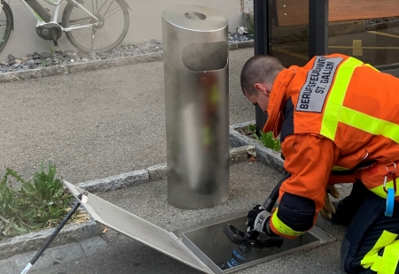 Rauch aus Abfallcontainer