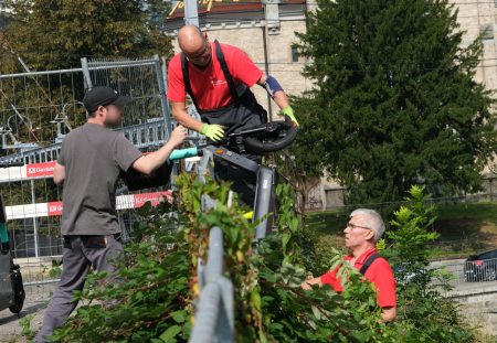 Einsatzkräfte bei der Bergung