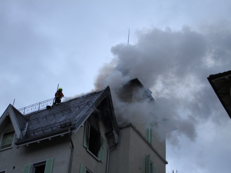 Brand im Mehrfamilienhaus