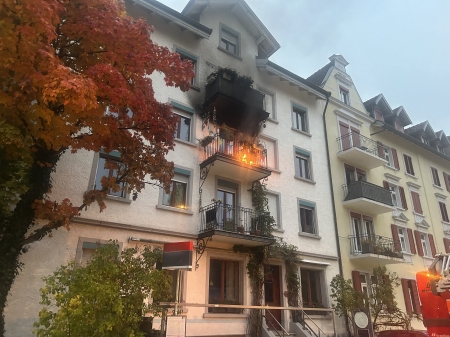 Brand auf Balkon