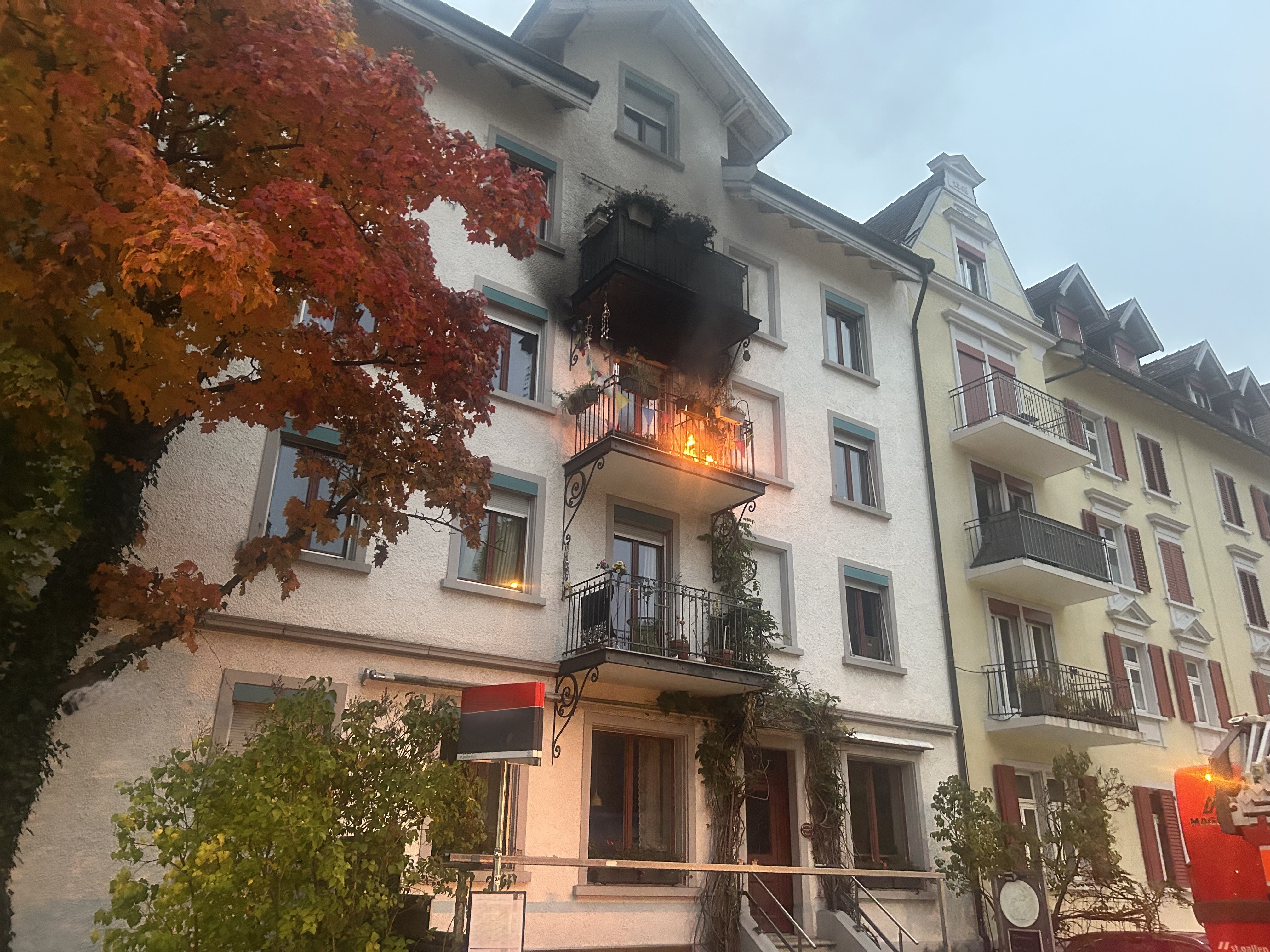 Brand auf Balkon