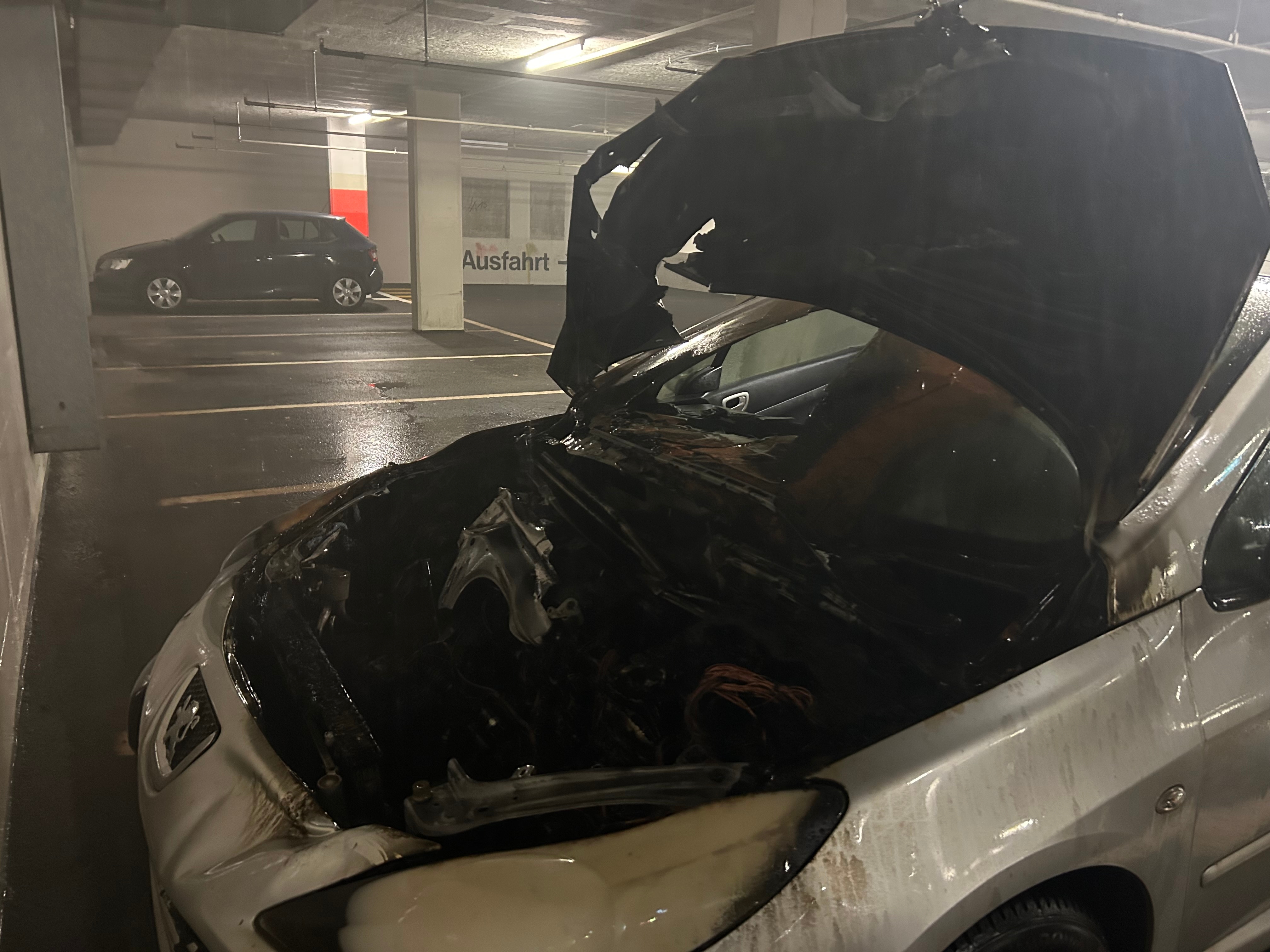 Fahrzeugbrand Parkgarage